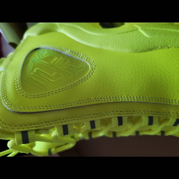 Sneakers - Picture 4 of 6